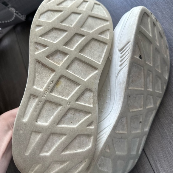 Zara Stylish White Sneakers with Leopard Print Lining - Picture 5 of 7